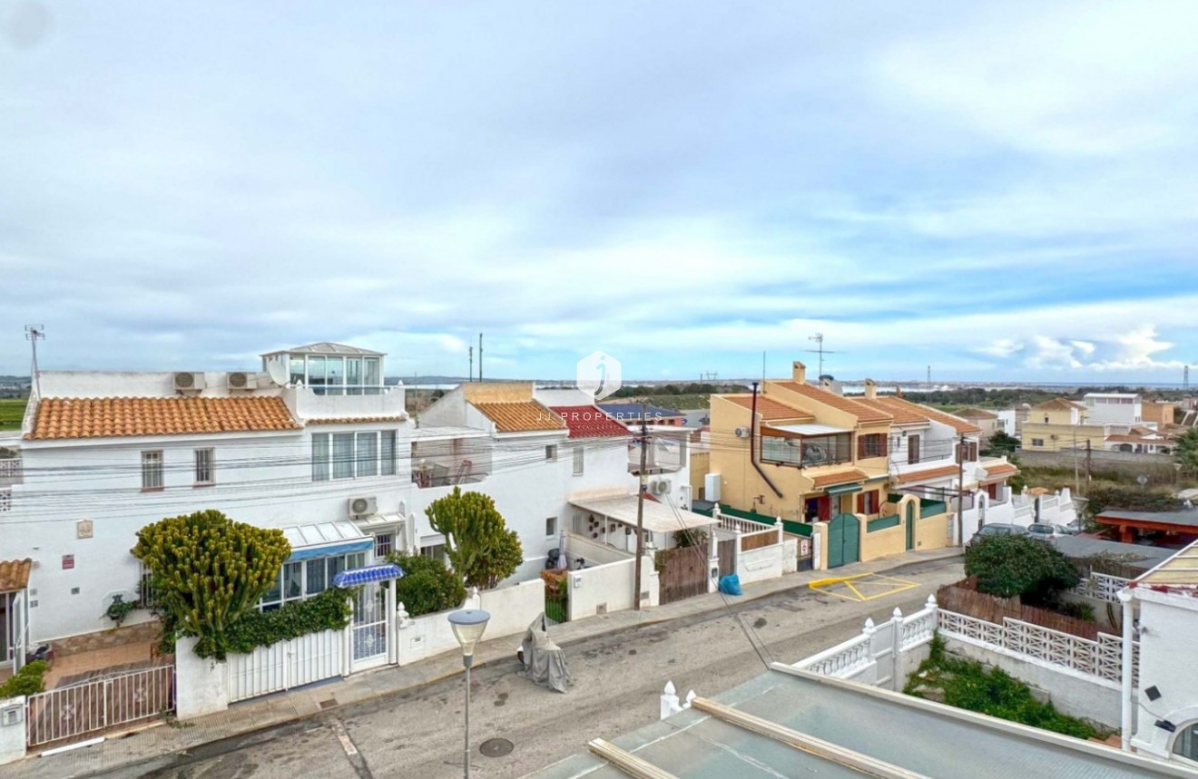 Tweedehands - Chalet -
San Miguel de Salinas - Inland