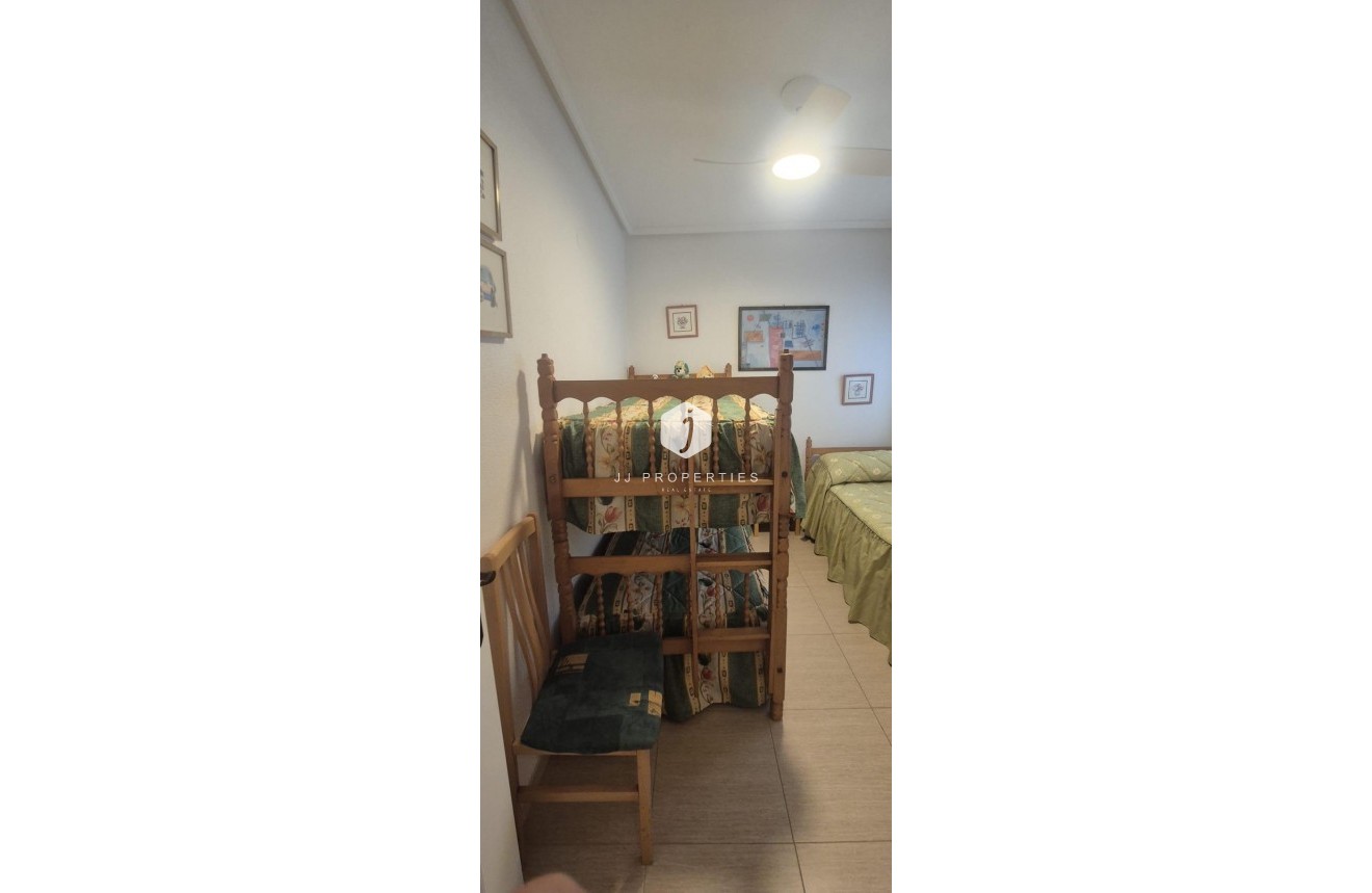 Tweedehands - Appartement / flat -
Torrevieja - La Mata Pueblo