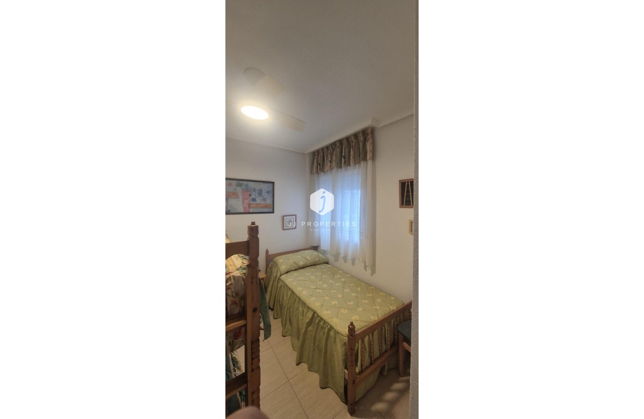 Tweedehands - Appartement / flat -
Torrevieja - La Mata Pueblo