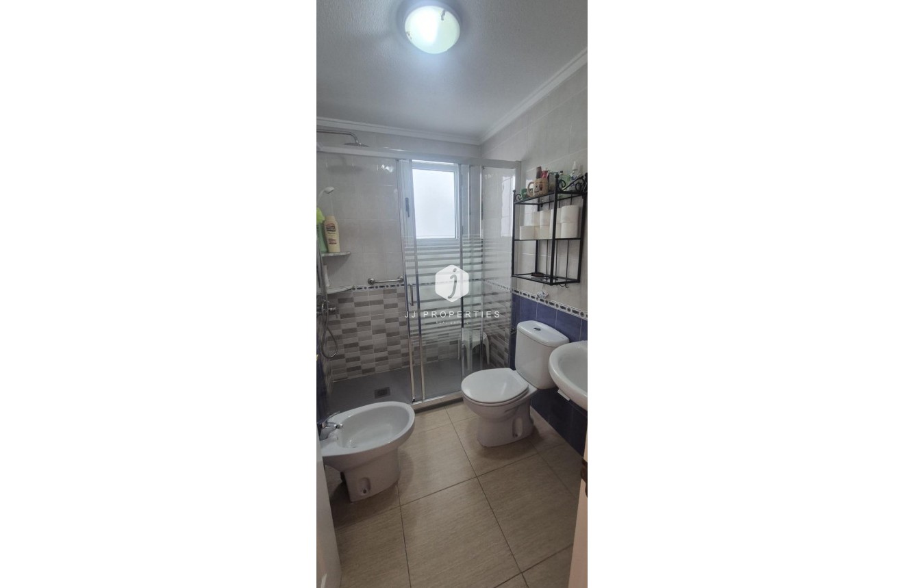 Tweedehands - Appartement / flat -
Torrevieja - La Mata Pueblo