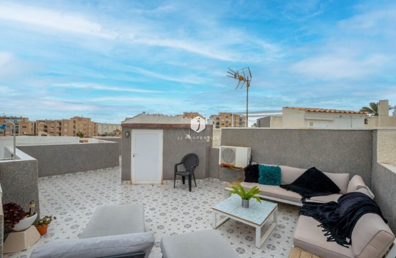 Tweedehands - Chalet -
Torrevieja - La Provensa