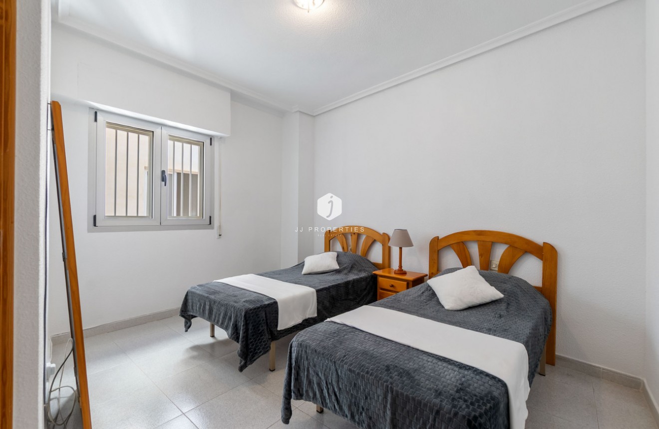 Tweedehands - Appartement / flat -
Torrevieja - Playa del Cura