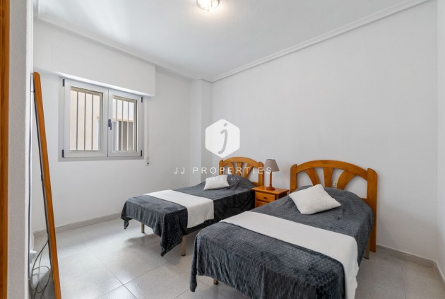 Tweedehands - Appartement / flat -
Torrevieja - Playa del Cura