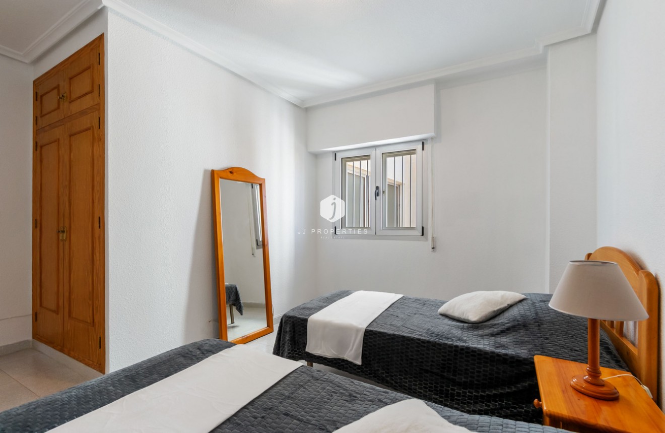 Tweedehands - Appartement / flat -
Torrevieja - Playa del Cura