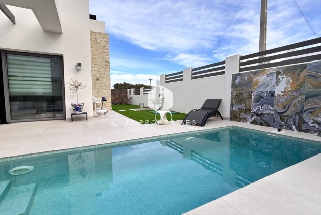 Resale - Villa -
San Miguel de Salinas - Costa Blanca