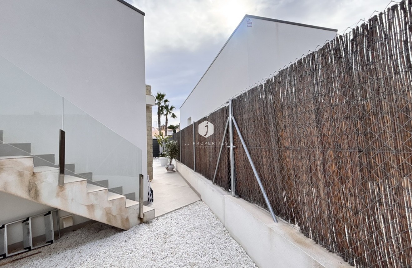 Resale - Villa -
San Miguel de Salinas - Costa Blanca