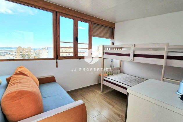 Tweedehands - Appartement / flat -
Torrevieja - Nueva Torrevieja