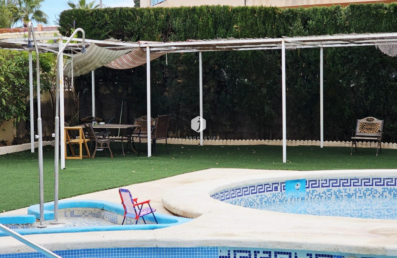 Tweedehands - Appartement / flat -
Torrevieja - Nueva Torrevieja