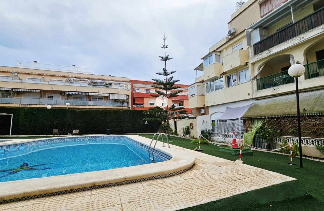 Tweedehands - Appartement / flat -
Torrevieja - Nueva Torrevieja