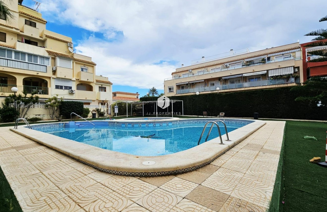 Tweedehands - Appartement / flat -
Torrevieja - Nueva Torrevieja