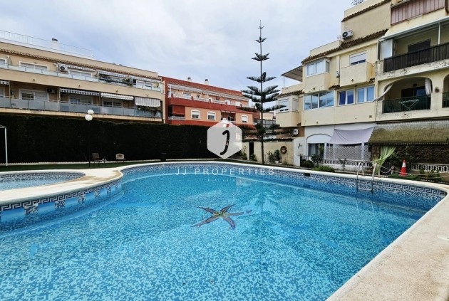 Tweedehands - Appartement / flat -
Torrevieja - Nueva Torrevieja