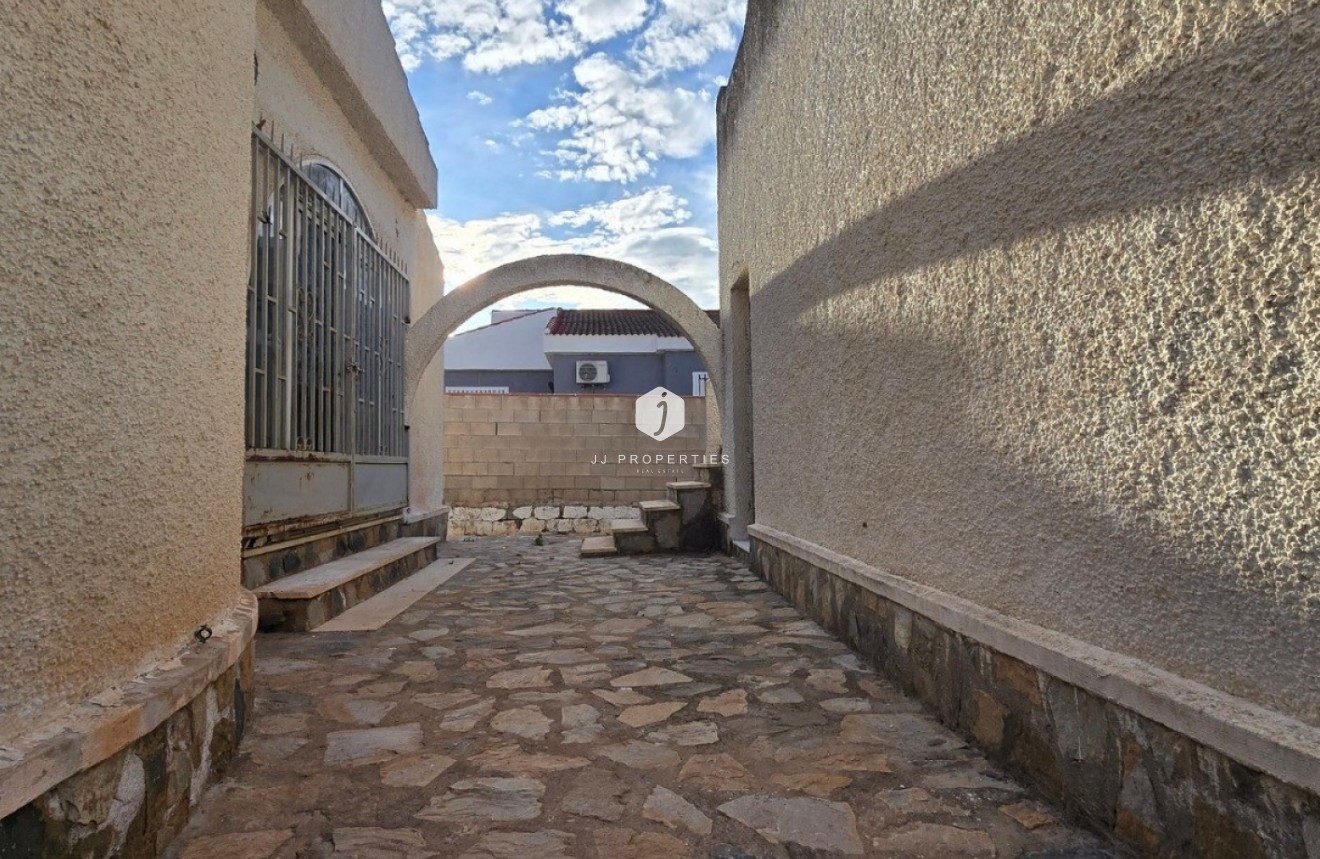 Tweedehands - Villa -
Torrevieja - Costa Blanca