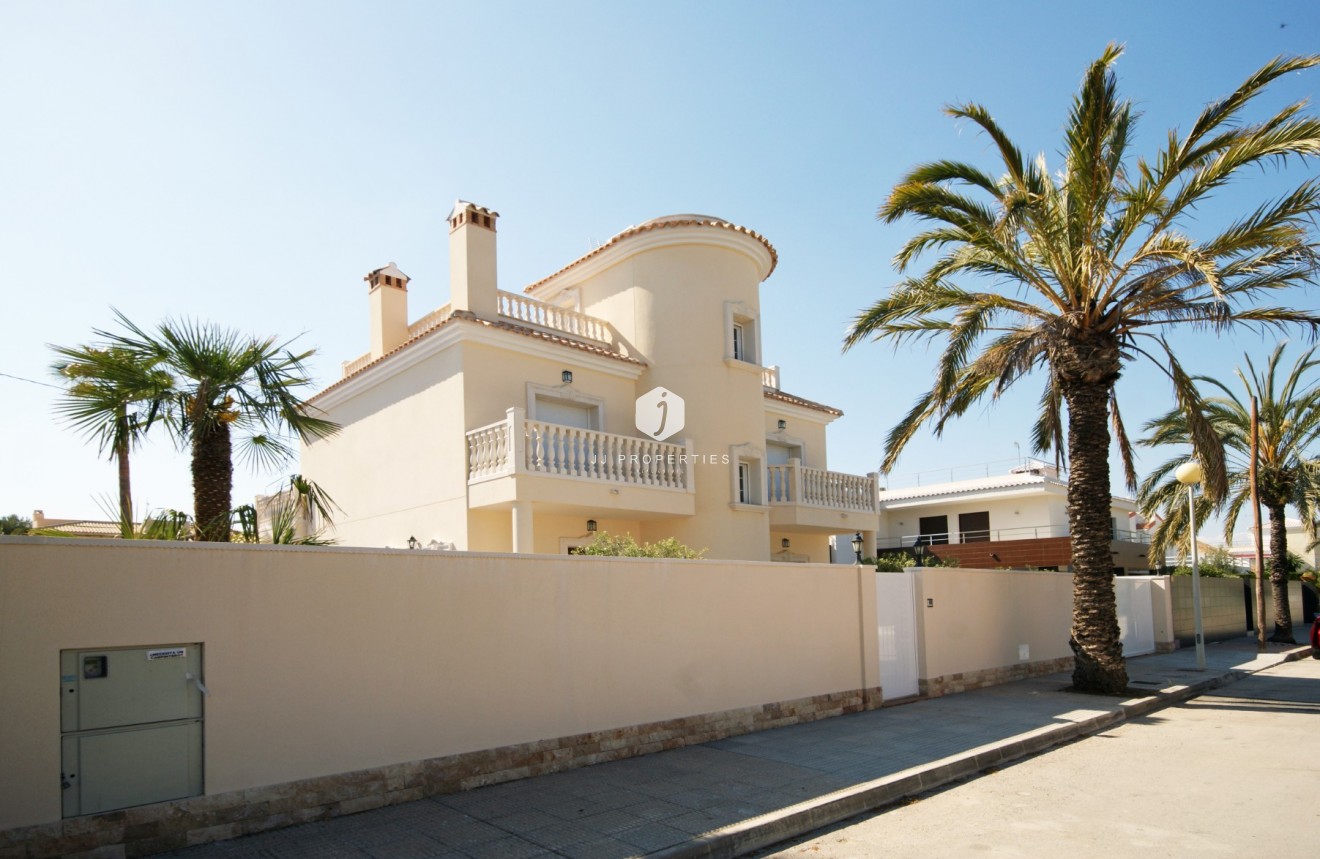 Tweedehands - Villa -
Cabo Roig - Costa Blanca