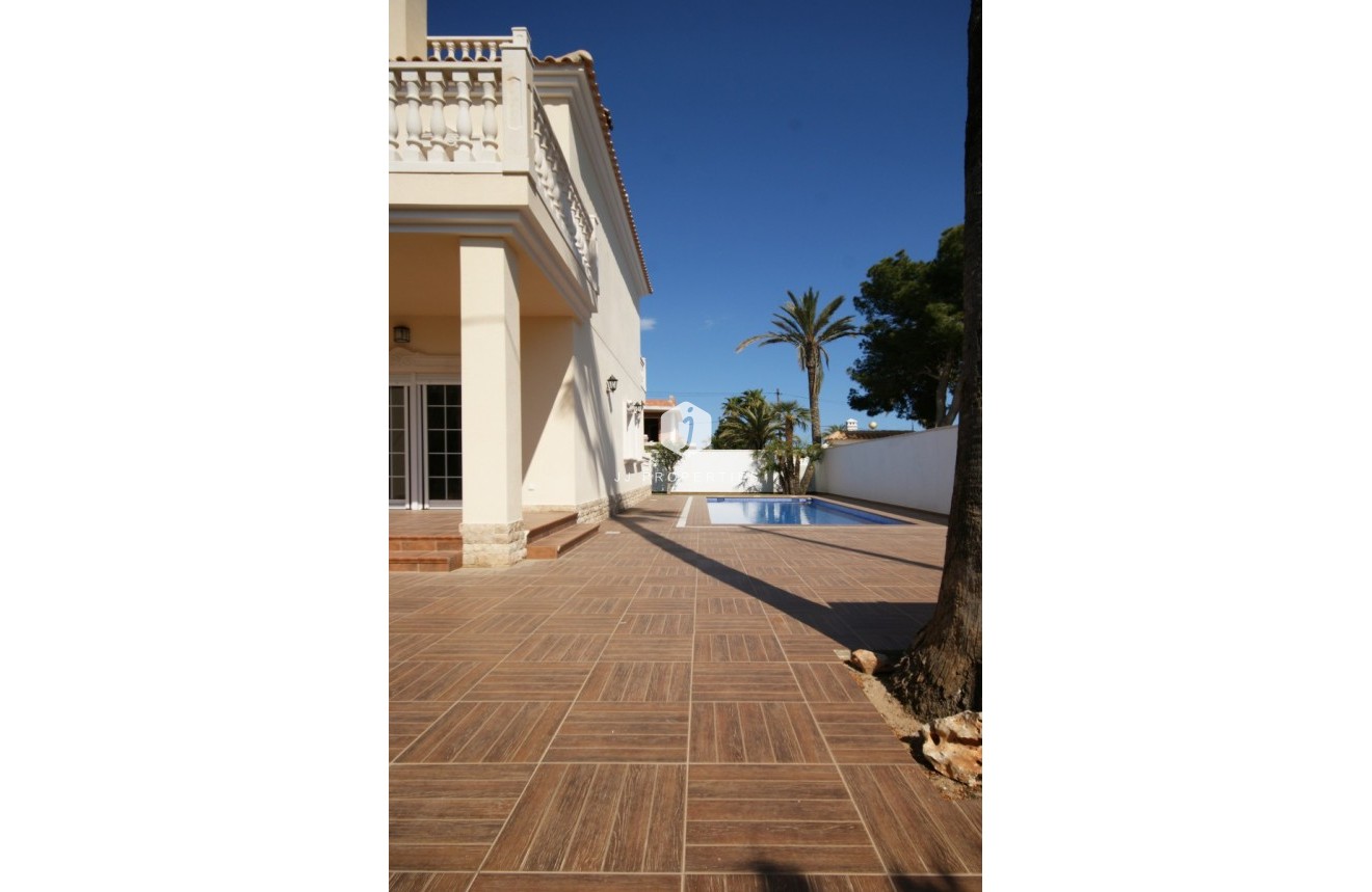 Tweedehands - Villa -
Cabo Roig - Costa Blanca