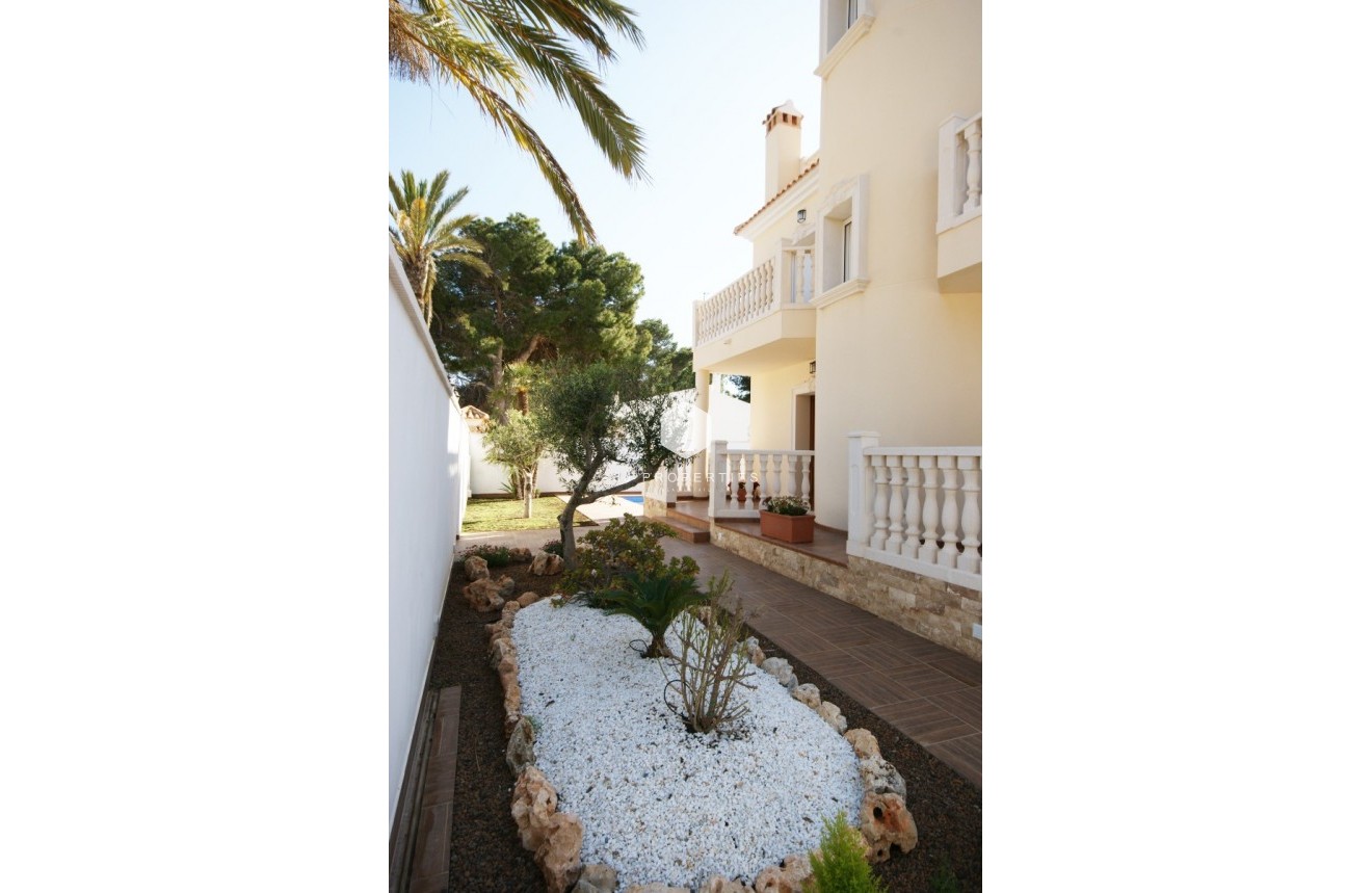 Tweedehands - Villa -
Cabo Roig - Costa Blanca