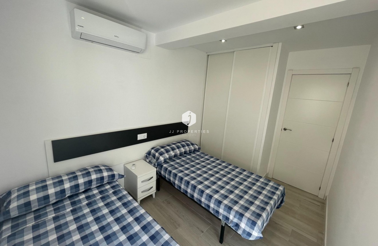 Tweedehands - Bungalow -
Orihuela Costa - La Regia