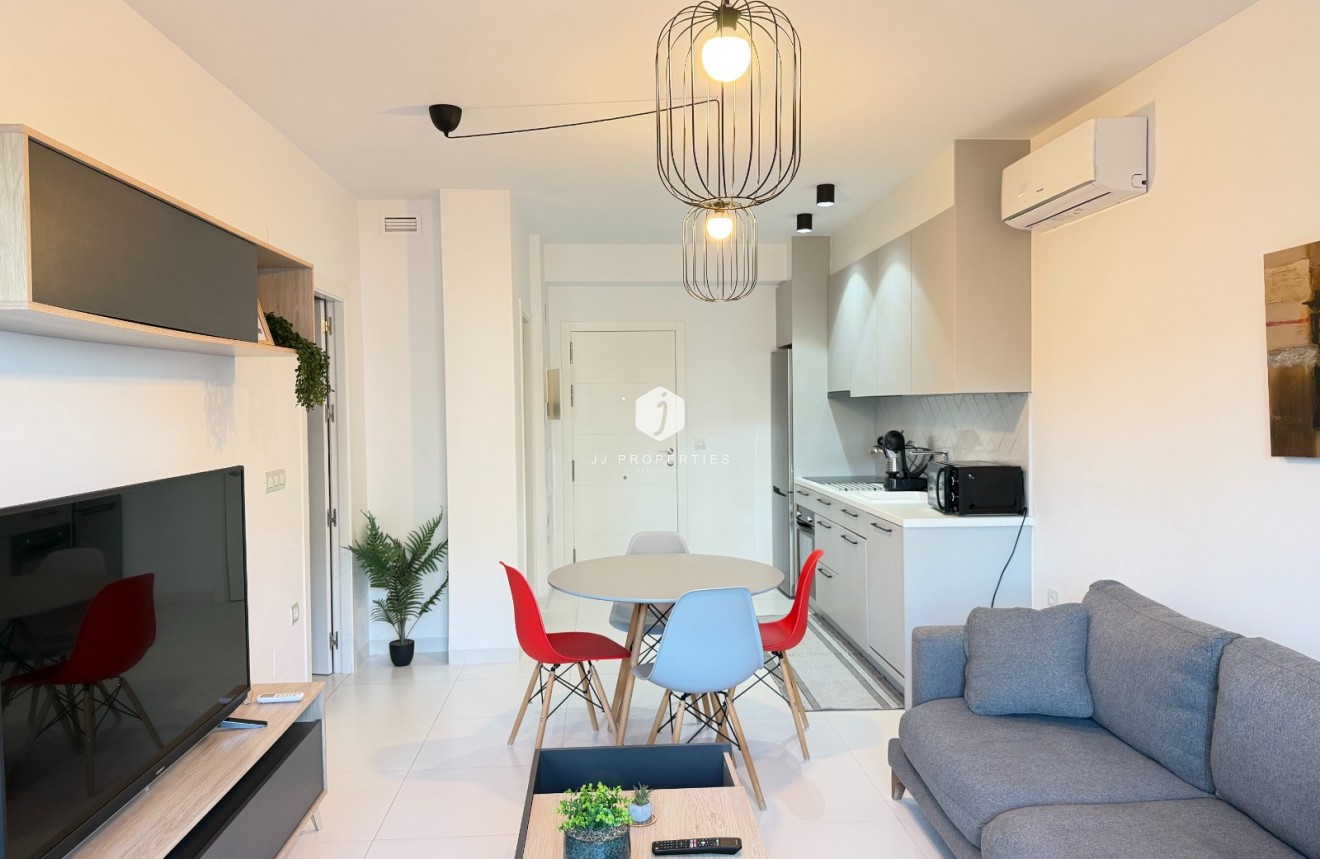 Resale - Apartment / flat -
San Miguel de Salinas - Inland