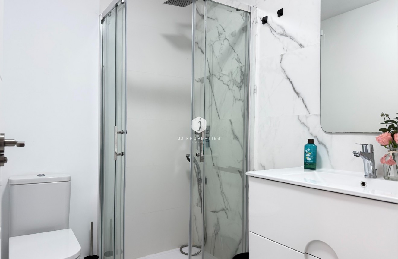 Resale - Apartment / flat -
San Miguel de Salinas - Inland