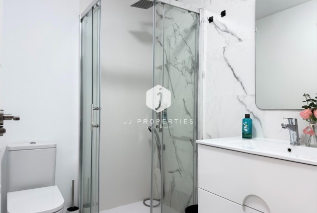 Resale - Apartment / flat -
San Miguel de Salinas - Inland