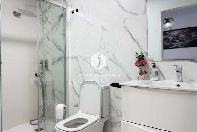 Resale - Apartment / flat -
San Miguel de Salinas - Inland