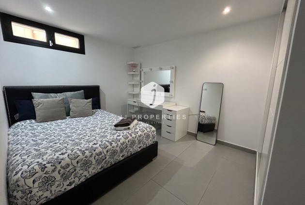 Resale - Villa -
Los Balcones - Costa Blanca