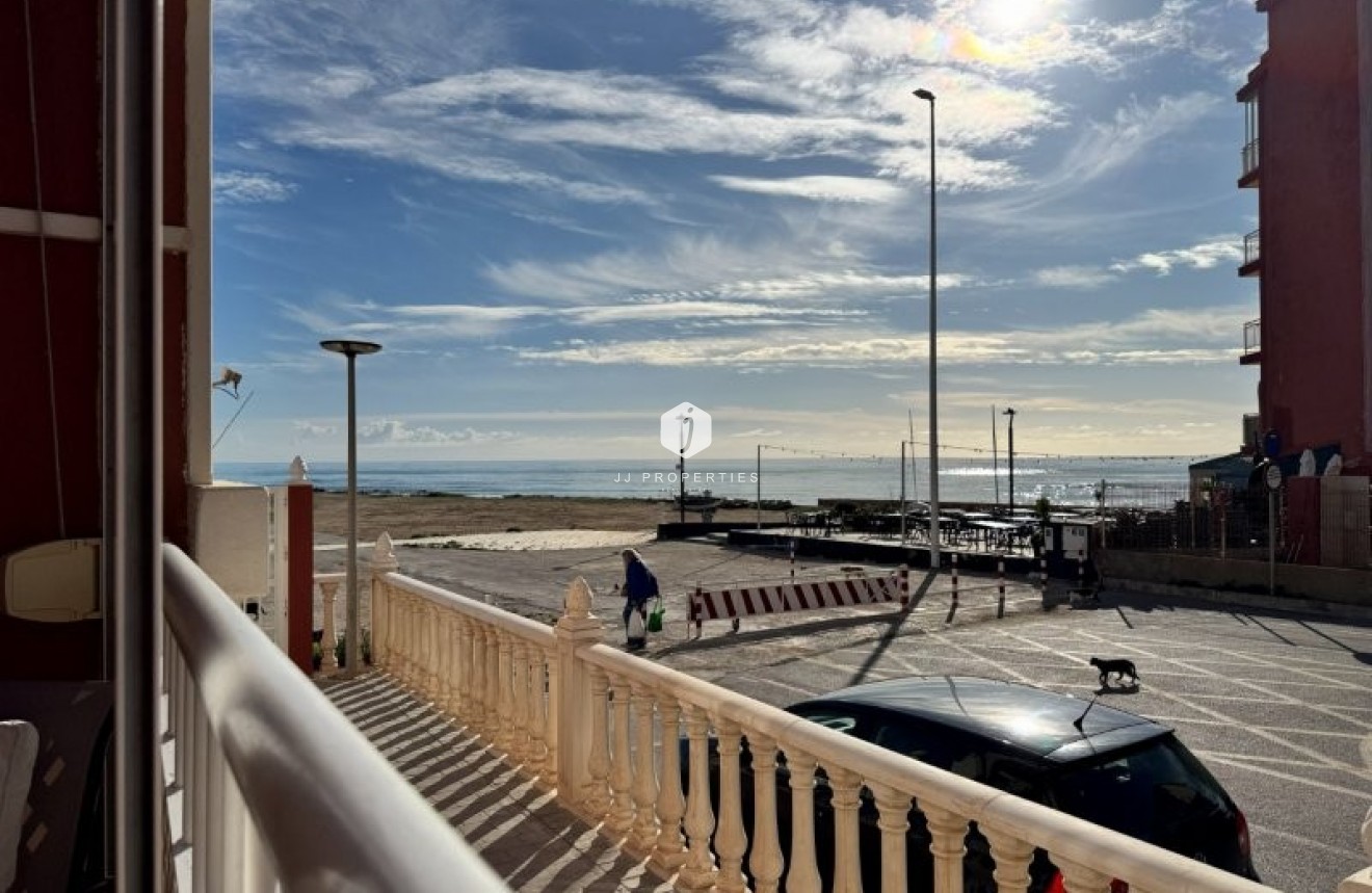 Resale - Apartment / flat -
La Mata - Costa Blanca