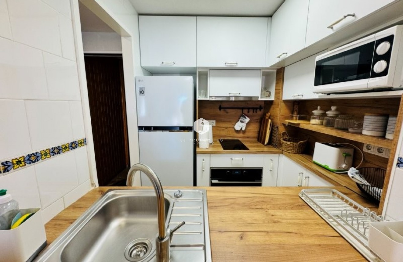 Resale - Apartment / flat -
La Mata - Costa Blanca