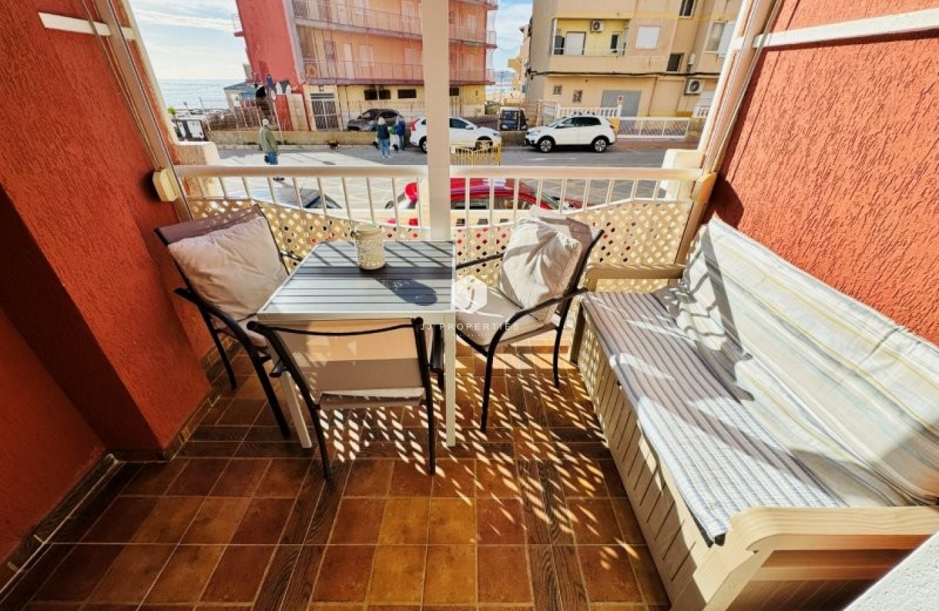 Resale - Apartment / flat -
La Mata - Costa Blanca