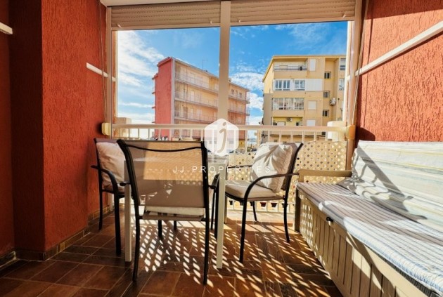 Resale - Apartment / flat -
La Mata - Costa Blanca