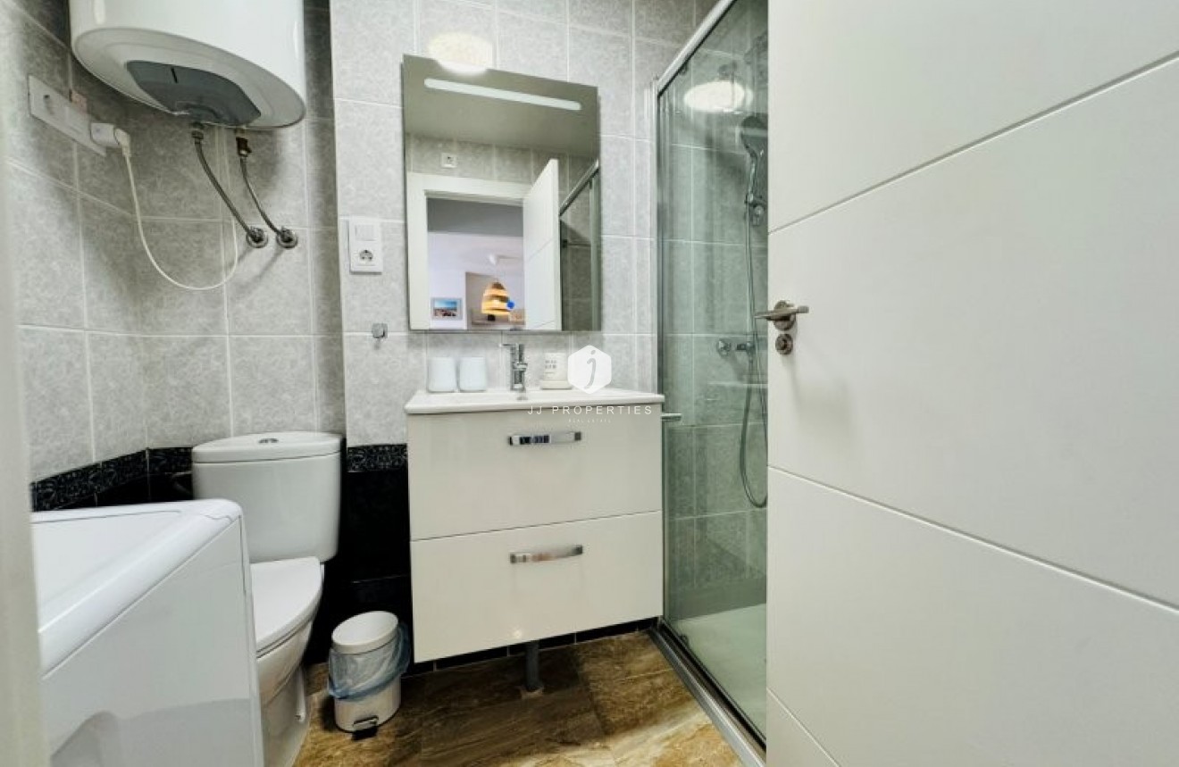 Resale - Apartment / flat -
La Mata - Costa Blanca