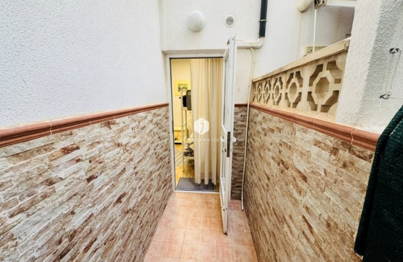 Resale - Apartment / flat -
La Mata - Costa Blanca