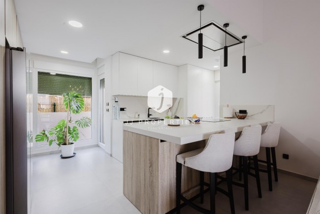 Aus zweiter Hand - Villa -
Algorfa - Inland