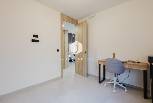 Aus zweiter Hand - Villa -
Algorfa - Inland