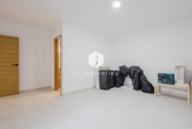 Aus zweiter Hand - Villa -
Algorfa - Inland