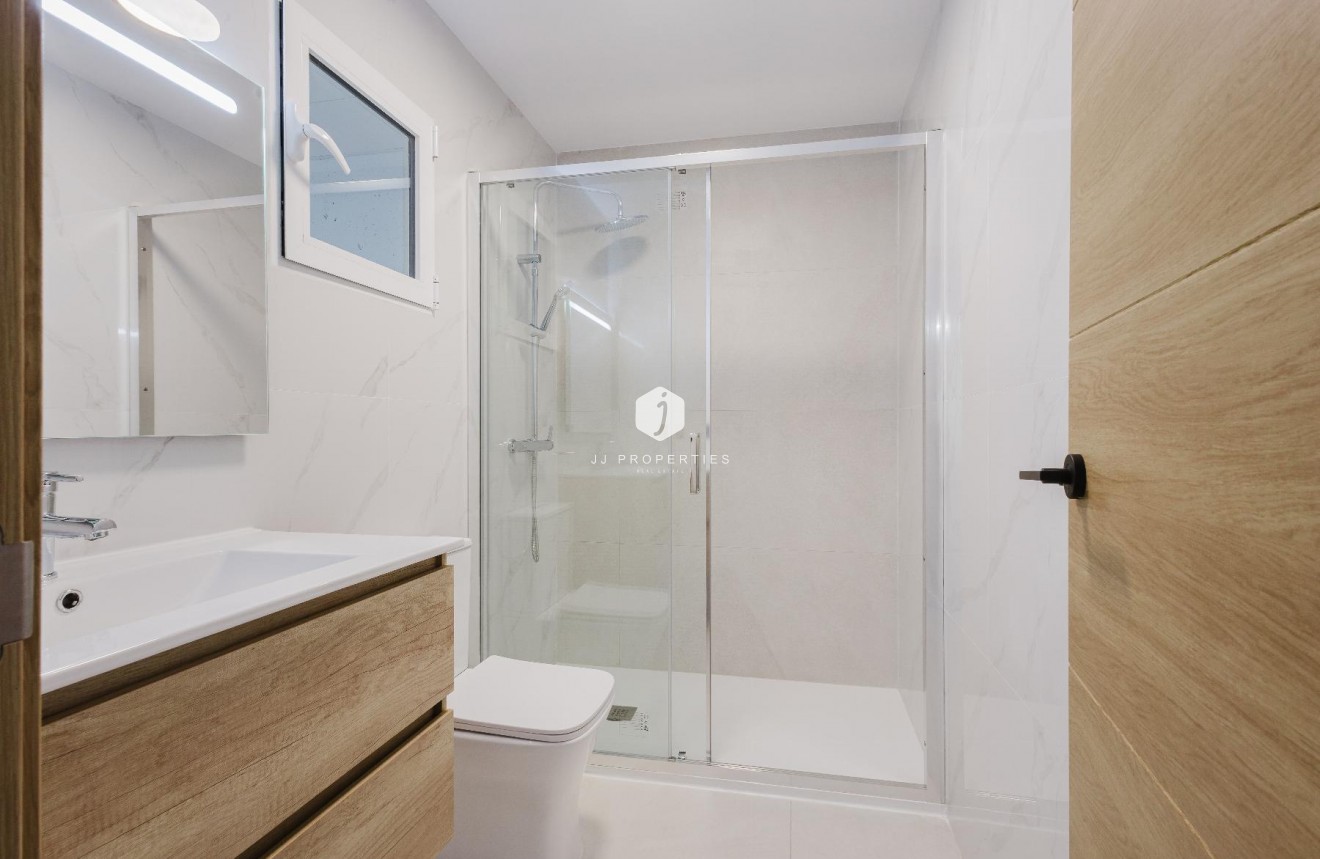 Aus zweiter Hand - Villa -
Algorfa - Inland