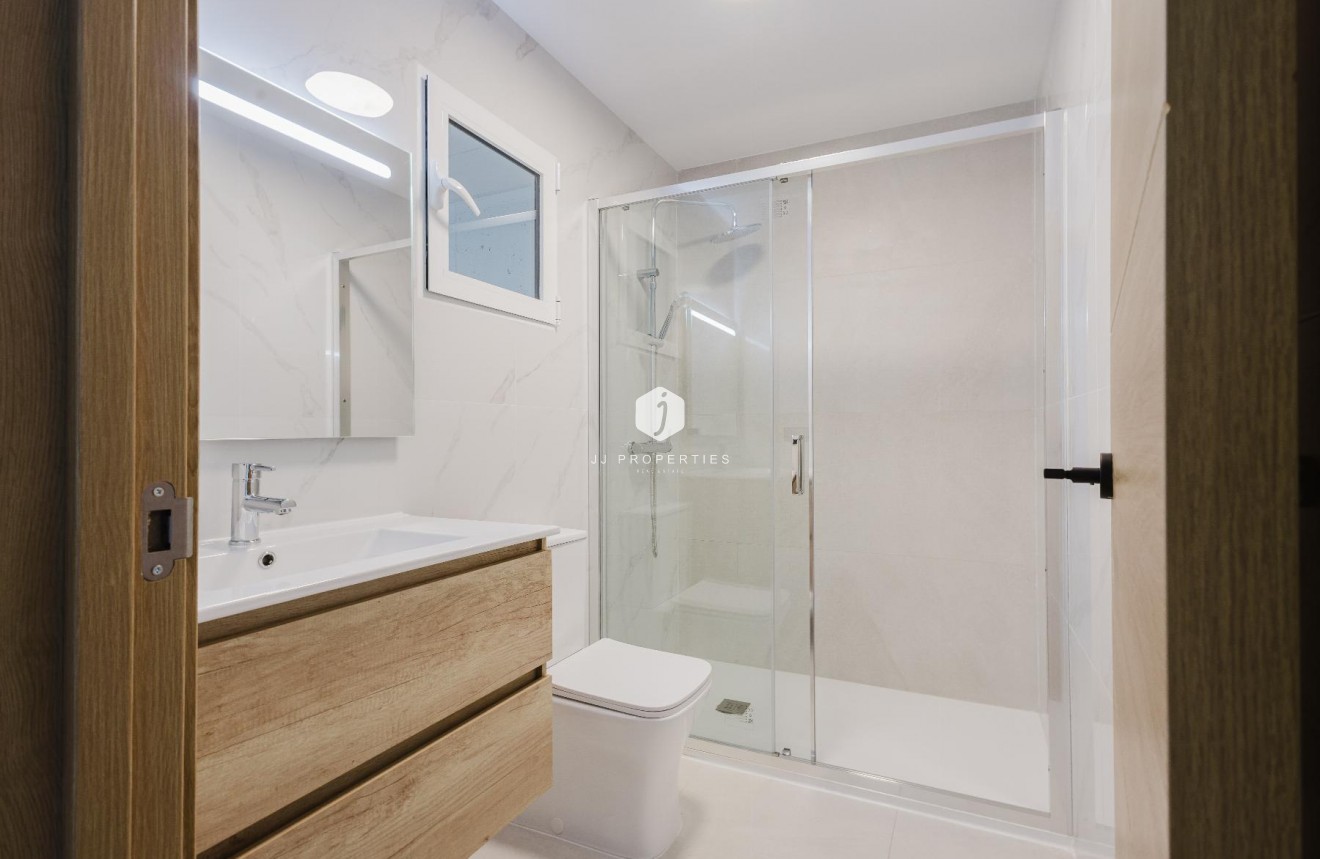 Aus zweiter Hand - Villa -
Algorfa - Inland