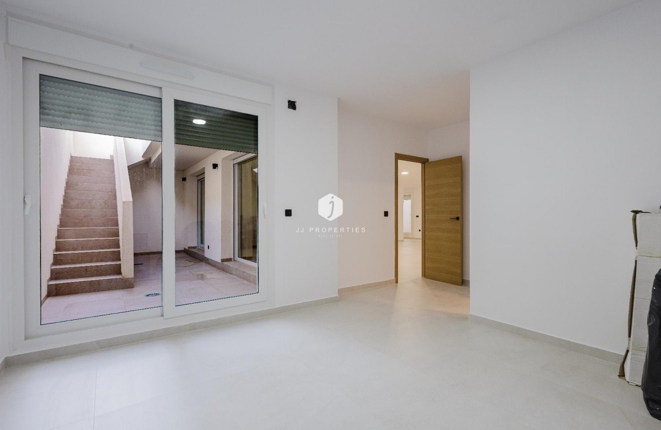 Aus zweiter Hand - Villa -
Algorfa - Inland