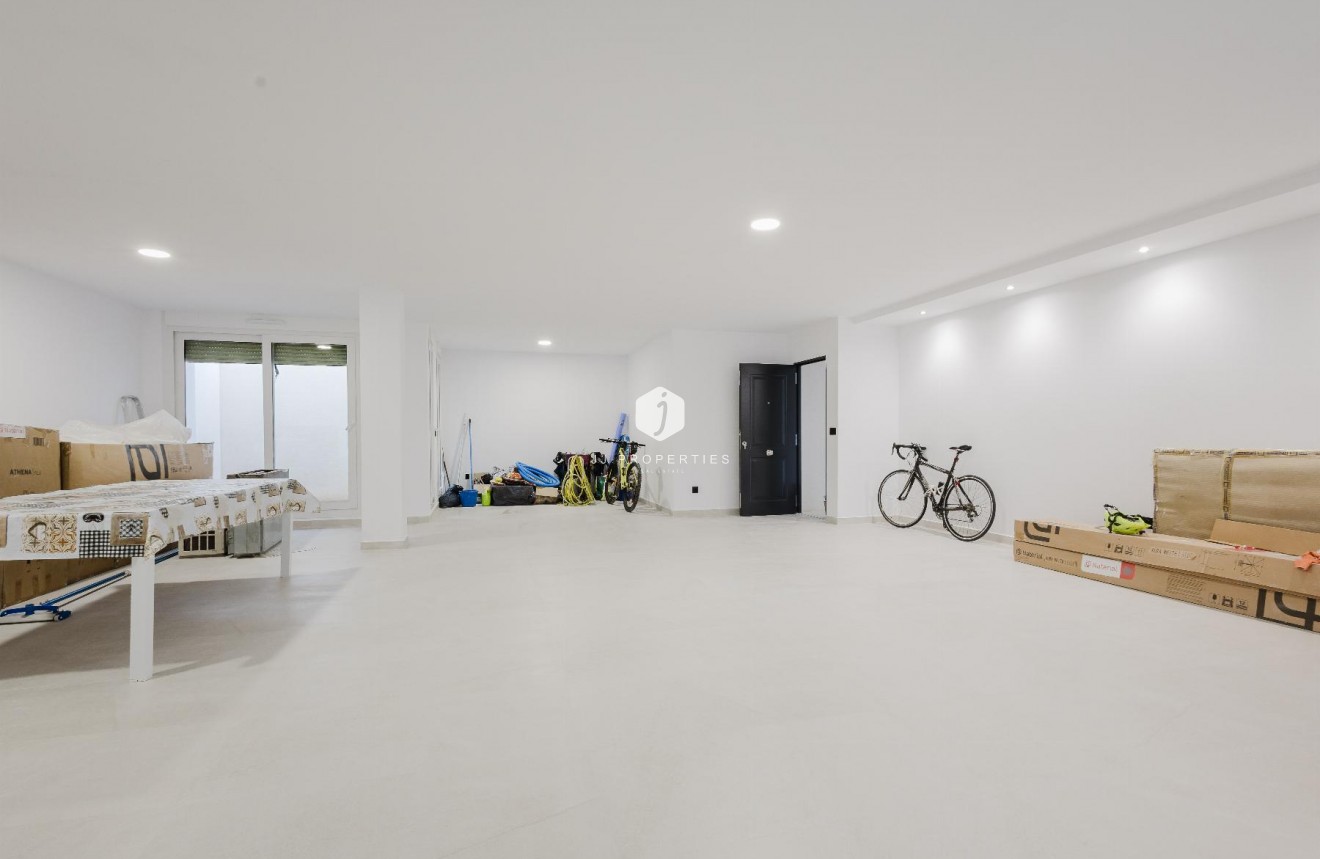 Aus zweiter Hand - Villa -
Algorfa - Inland