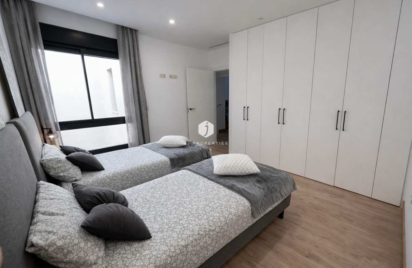 Resale - Chalet -
Dolores - Costa Blanca