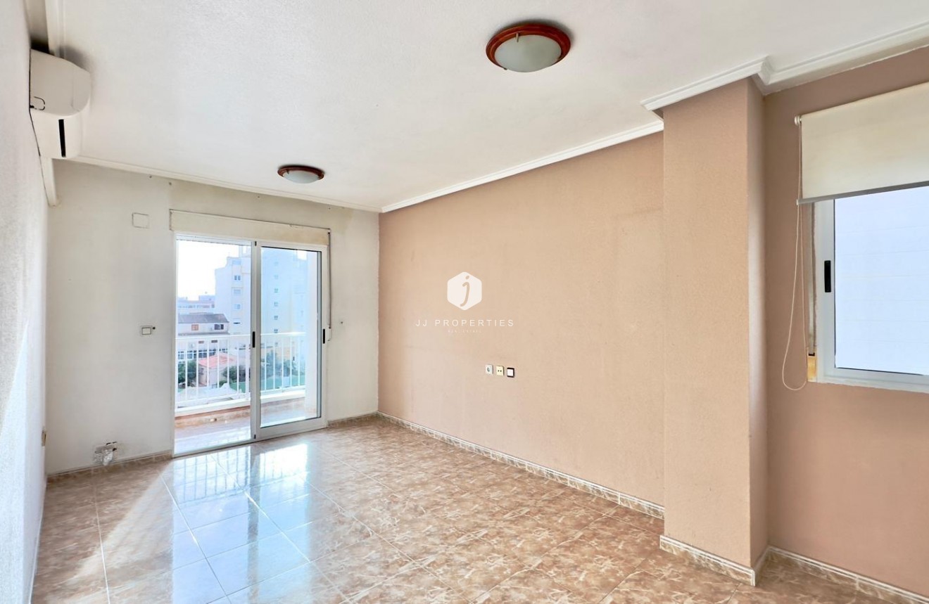 Resale - Apartment / flat -
Torrevieja - Playa del Cura