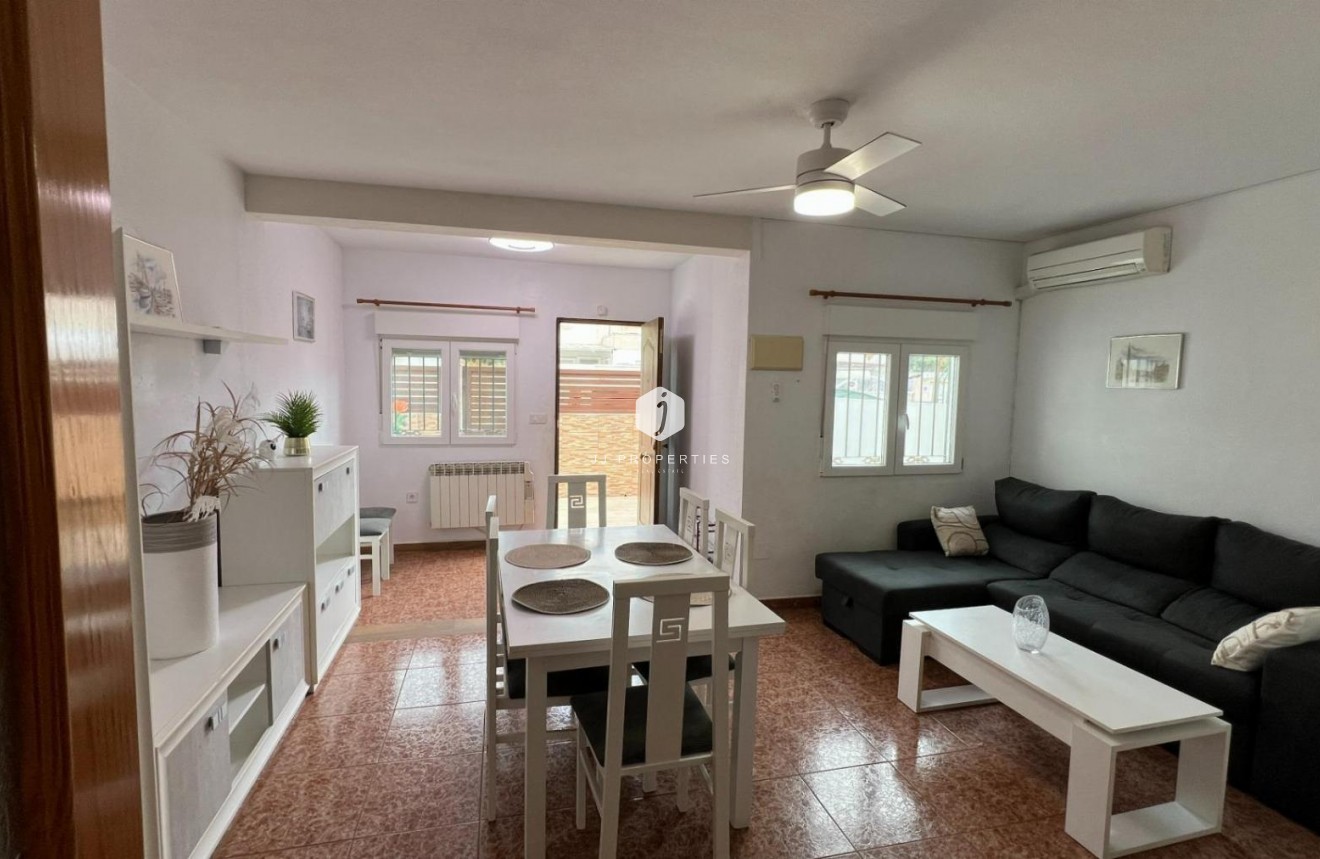Resale - Bungalow -
Torrevieja - Costa Blanca
