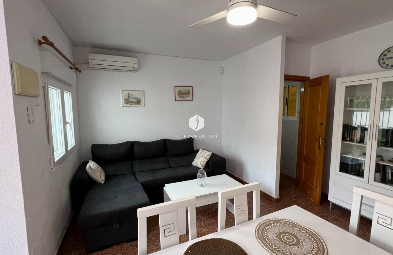 Resale - Bungalow -
Torrevieja - Costa Blanca
