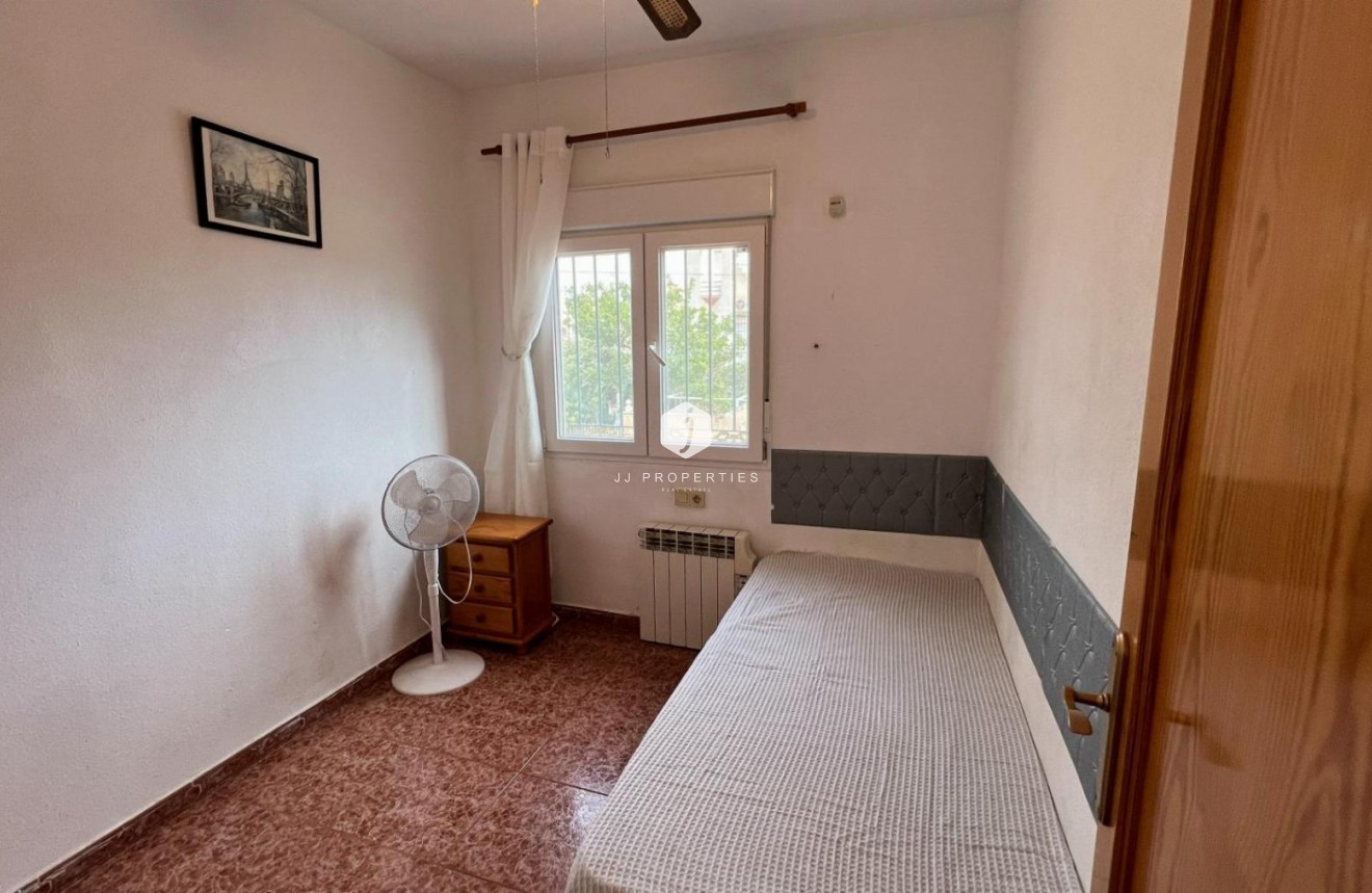 Resale - Bungalow -
Torrevieja - Costa Blanca