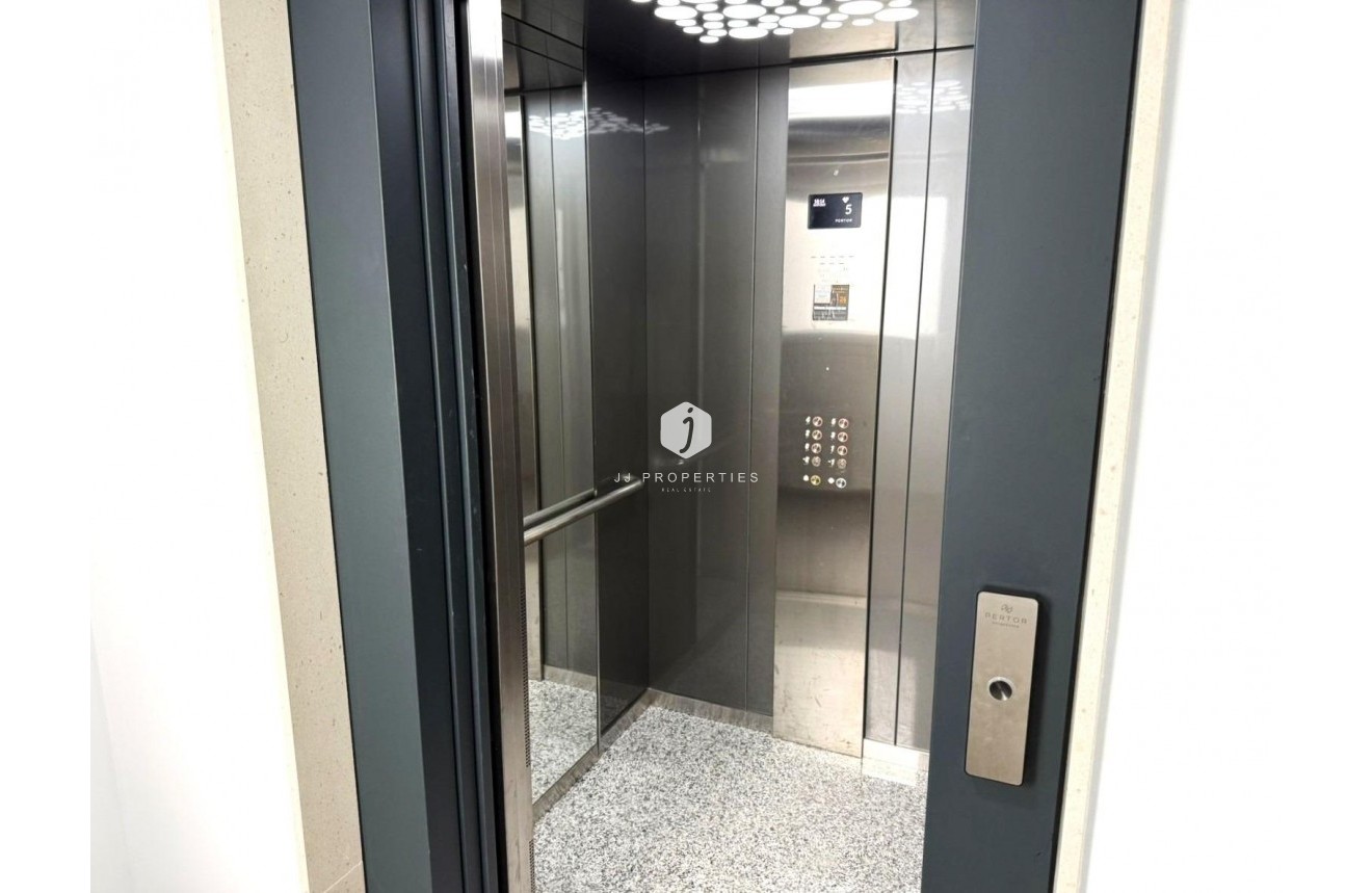 Resale - Apartment / flat -
Torrevieja - PARQUE DE LAS NACIONES