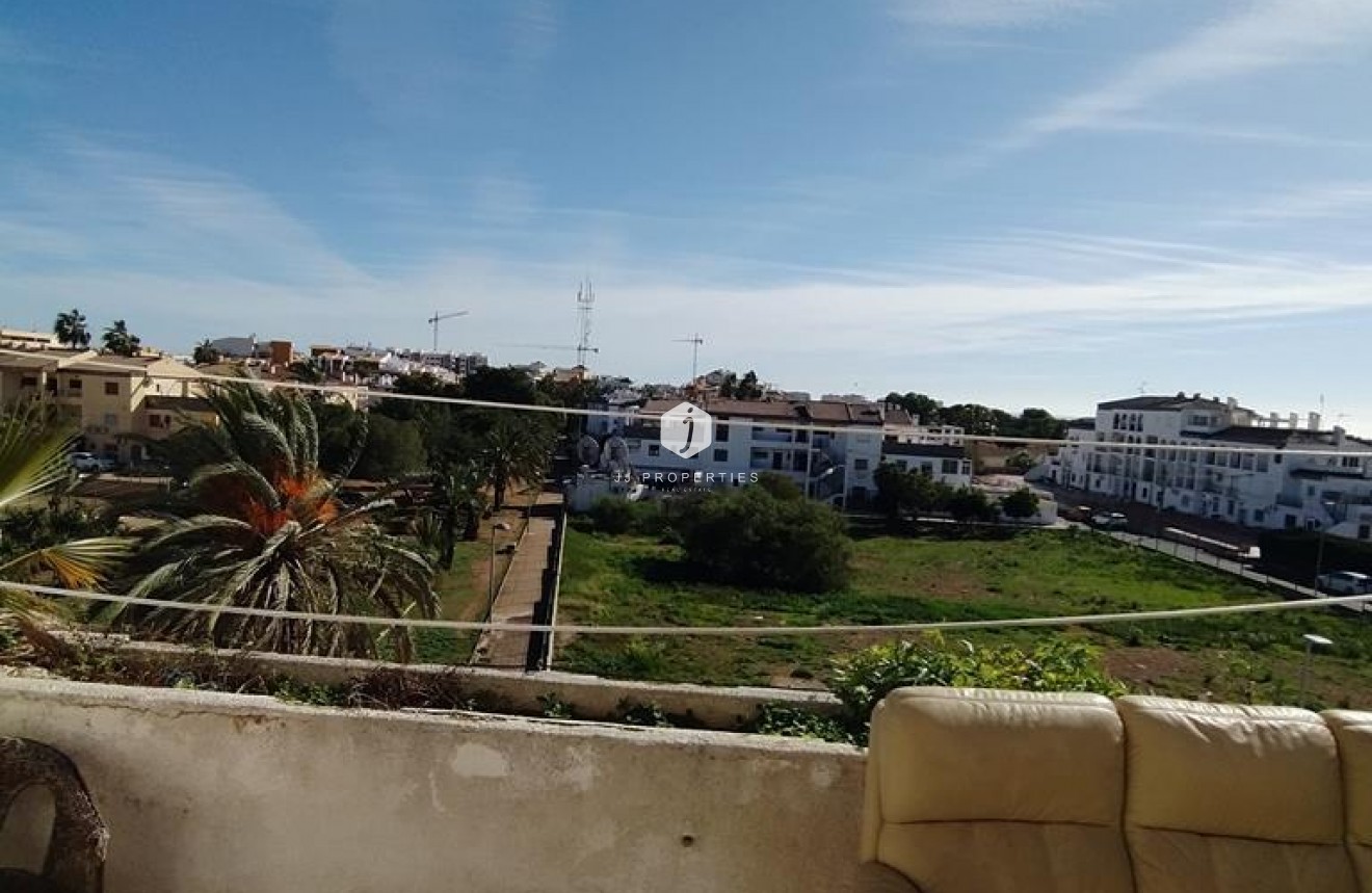 D'occasion - Appartement -
Torrevieja - Punta prima