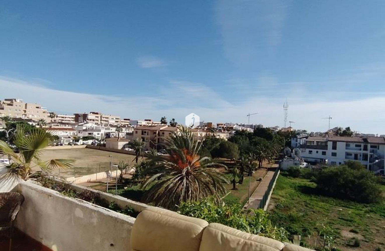 D'occasion - Appartement -
Torrevieja - Punta prima