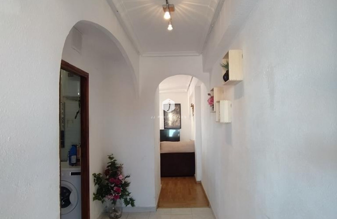 D'occasion - Appartement -
Torrevieja - Punta prima