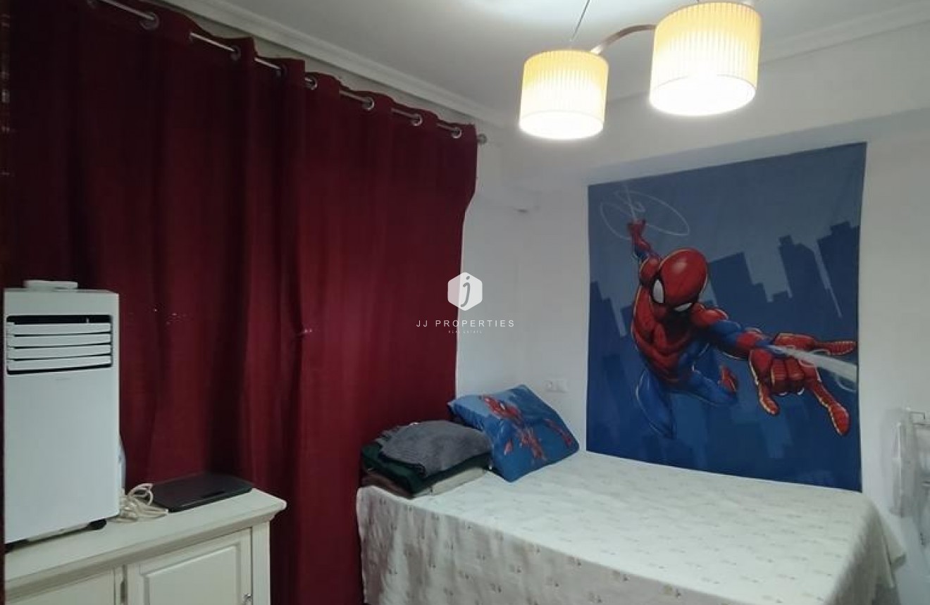 D'occasion - Appartement -
Torrevieja - Punta prima