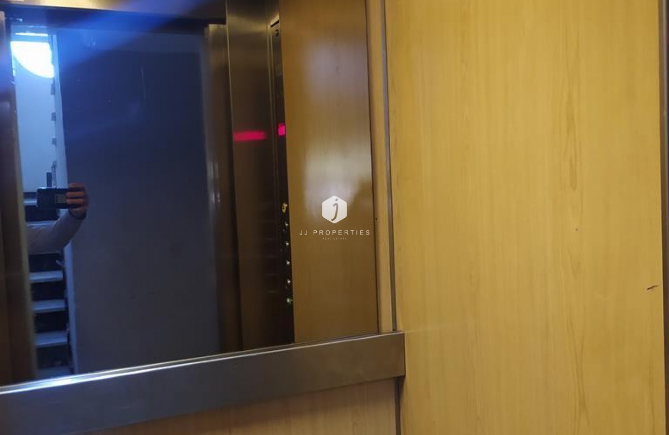 D'occasion - Appartement -
Torrevieja - Punta prima