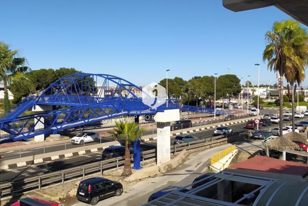 D'occasion - Appartement -
Torrevieja - Punta prima